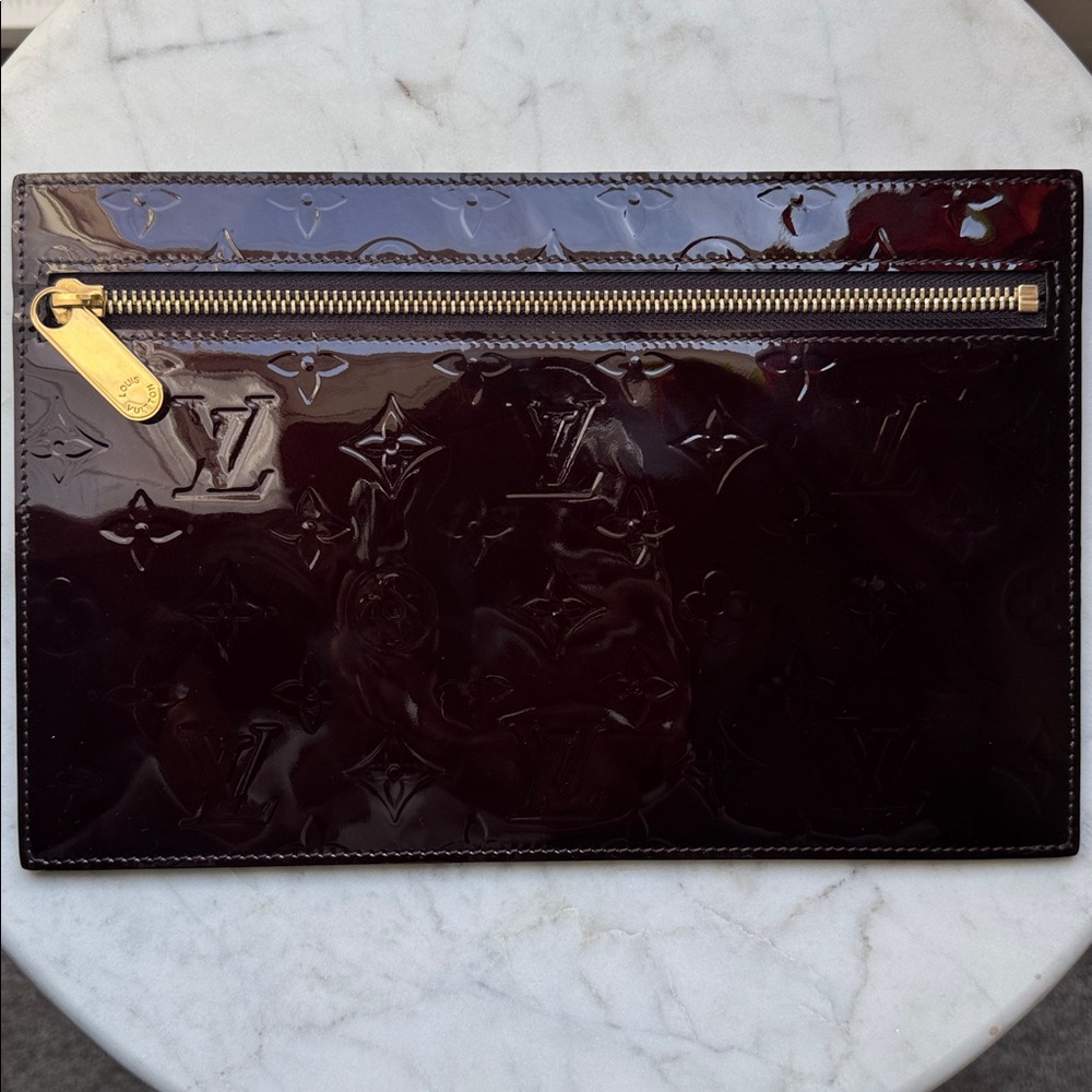 Louis Vuitton Pershing in Vernis Amarante